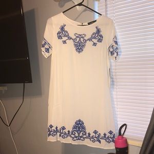 LULU’S Medium Dress